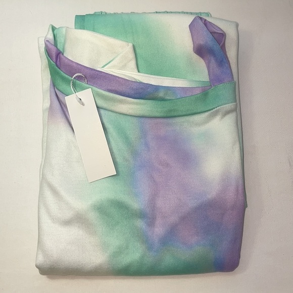 LAST TWO AVAILABLE!! - New Women's Tie-Dye Asymmetrical Top & Joggers Set - Picture 5 of 14